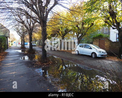 Sheerness, Kent, Großbritannien. 11 Nov, 2018. UK Wetter: Ein Morgen Sonnenschein und Duschen in Sheerness, Kent heute. Credit: James Bell/Alamy leben Nachrichten Stockfoto