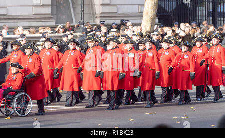 London, Großbritannien, 11. November 2018 den Nationalen Dienst der Erinnerung an das Ehrenmal London auf das Gedenken Sonntag in Anwesenheit von der Königin, die Prime Minster, Theresa May, ehemaliger Premierminister, Senior Minister und Vertreter der Commenwealth Credit Ian Davidson/Alamy leben Nachrichten Stockfoto