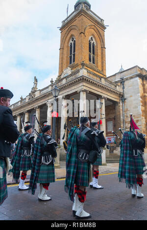 Northampton, Großbritannien. 11 Nov, 2018. Erinnerung Sonntag Parade in Northampton All Saints' Church, Northampton Credit: PATRICK ANTHONISZ/Alamy leben Nachrichten Stockfoto