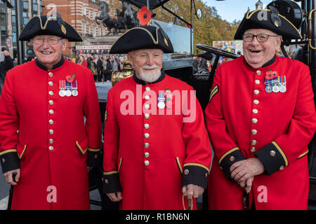 London, Großbritannien, 11. November 2018: Chelsea Rentner an den Nationalen Dienst der Erinnerung an das Ehrenmal London auf das Gedenken Sonntag. Credit: Auf Sicht Fotografische/Alamy leben Nachrichten Stockfoto