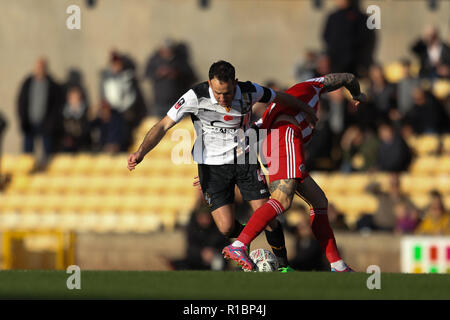 Burslem, Staffordshire, Großbritannien. 11. Nov 2018. Port Vale Mittelfeldspieler Lukas Joyce (4) Während der ersten Runde des FA Cup Match zwischen Port Vale und Sunderland bei Vale Park, Burslem, England am 11. November 2018. Foto von Jurek Biegus. Nur die redaktionelle Nutzung, eine Lizenz für die gewerbliche Nutzung erforderlich. Keine Verwendung in Wetten, Spiele oder einer einzelnen Verein/Liga/player Publikationen. Credit: UK Sport Pics Ltd/Alamy leben Nachrichten Stockfoto