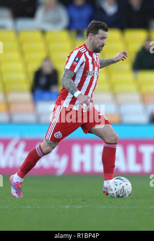 Burslem, Staffordshire, Großbritannien. 11. Nov 2018. Sunderland Mittelfeldspieler Chris Maguire (7) Während der ersten Runde des FA Cup Match zwischen Port Vale und Sunderland bei Vale Park, Burslem, England am 11. November 2018. Foto von Jurek Biegus. Nur die redaktionelle Nutzung, eine Lizenz für die gewerbliche Nutzung erforderlich. Keine Verwendung in Wetten, Spiele oder einer einzelnen Verein/Liga/player Publikationen. Credit: UK Sport Pics Ltd/Alamy leben Nachrichten Stockfoto