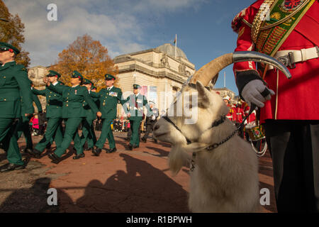 Cardiff, Großbritannien. 11. November 2018. Erinnerung Sonntag, Centenary Armistice Day Gedenken an die Welsh National War Memorial in Cardiff. Kredit Haydn Denman/Alamy leben Nachrichten Stockfoto