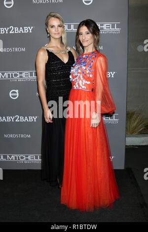 Culver City, CA. 10 Nov, 2018. Kelly Sawyer Patricof, Norah Weinstein in der Ankunftshalle für 2018 Baby 2 Baby Gala und Giving Tree Award der Paul Mitchell, 3 Labs, oder 8461 Warner Antrieb LLC, Culver City, CA November 10, 2018. Credit: Priscilla Grant/Everett Collection/Alamy leben Nachrichten Stockfoto