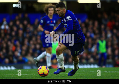 London, Großbritannien. 11 Nov, 2018. Mateo Kovacic von Chelsea in Aktion. Premier League match, Chelsea v Everton an der Stamford Bridge in London am Sonntag, den 11. November 2018. Dieses Bild dürfen nur für redaktionelle Zwecke verwendet werden. Nur die redaktionelle Nutzung, eine Lizenz für die gewerbliche Nutzung erforderlich. Keine Verwendung in Wetten, Spiele oder einer einzelnen Verein/Liga/player Publikationen. pic von Steffan Bowen/Andrew Orchard sport Fotografie/Alamy leben Nachrichten Stockfoto