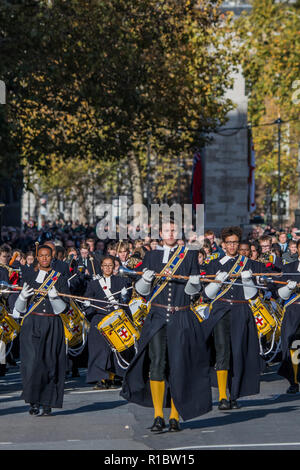 London, Großbritannien. 11. Nov 2018. Erinnerung Sonntag und Armistice Day Gedenkfeiern fallen am gleichen Tag, in Erinnerung an die Gefallenen aller Konflikte, besonders aber den 100. Jahrestag des Endes des Ersten Weltkriegs. Credit: Guy Bell/Alamy leben Nachrichten Stockfoto
