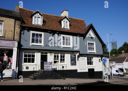 Half Moon Inn in North Street, Bishops Stortford, Hertfordshire.. Bis zu 1752 Es war der Grüne Mann namens Stockfoto