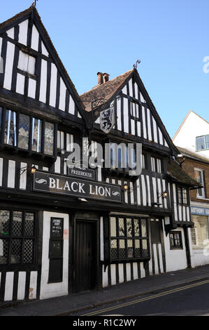 Black Lion Inn, Bridge Street, Bishops Stortford, Hertfordshire. Das Inn stammt aus dem 16. Jahrhundert. Stockfoto