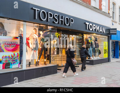Topshop Topman Clothing Store Front Eingang in Worthing, West Sussex, England, UK. Stockfoto