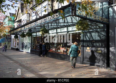 Die Außenseite des Bettys Kaffee Zimmer auf der Hain, in Skipton, North Yorkshire Stockfoto