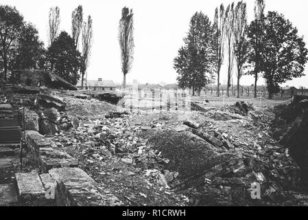 Auschwitz II Birkenau, Nazi Konzentrations- und Vernichtungslager. Bleibt der Gaskammer und krematorium Backofen in Auschwitz II Birkenau. Auschwitz, G Stockfoto