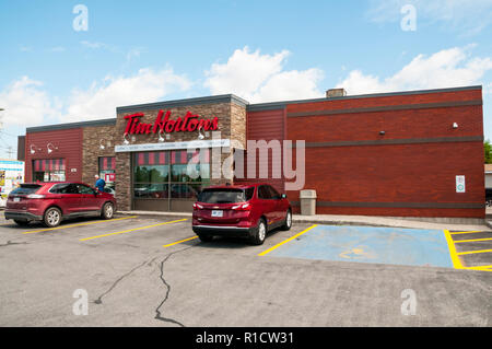 Ein Zweig der Tim Horton's Coffee Shops in Clarenville, Neufundland, Kanada. Stockfoto