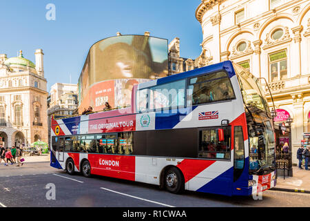 Eine typische Ansicht rund um den Piccadilly Circus Stockfoto