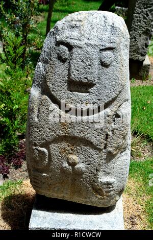 Recuay lthic Skulpturen - Archäologisches Museum von ancash "Augusto Soriano Infante" in Huaraz. Abteilung der Ancash. PERU Stockfoto