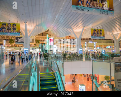 Tokio, Japan. September 14, 2018. Innenraum der Haneda International Airport Domestic Terminal warten. Stockfoto