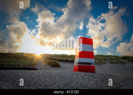 Retuungsturm am Strand von Hvide Sande Stockfoto