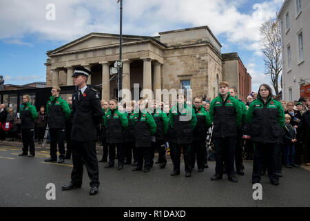 Hereford, Herefordshire, UK. 11 Nov, 2018. St John ambulance Personal während der jährlichen Erinnerung an den 100. Jahrestag des Waffenstillstandes Prozession in London Tribut zu denen, die gelitten haben oder während des Krieges starb. Hunderte von Menschen versammelten den 100. Jahrestag des Waffenstillstandes, die sah, 3.123 cm Mitglieder der bewaffneten Kräfte ihr Leben verloren, zu markieren. Der Waffenstillstand im Ersten Weltkrieg zwischen den Alliierten und Deutschland in Compiegne, Frankreich auf der elften Stunde des elften Tag des elften Monats unterzeichnet wurde - 11:00 Uhr Am 11. November 1918. (Bild: © Jim Stockfoto