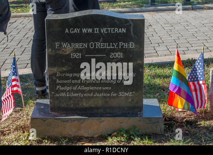 Washington, DC, 11. November 2018: ein Grabstein eines homosexuellen Veteran im Friedhof des Kongresses in Washington DC. Patsy Lynch/Alamy Credit: Patsy Lynch/Alamy leben Nachrichten Stockfoto