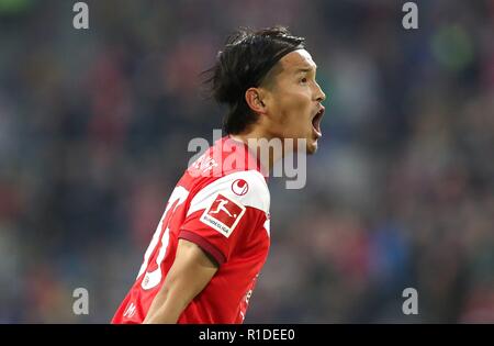 Düsseldorf Düsseldorf, Deutschland. 10 Nov, 2018. firo: 10.11.2018 Fußball, Fußball: 1. Bundesliga, Saison 2018/2019 Fortuna Düsseldorf Düsseldorf - Hertha BSC Berlin 4:1 Fortuna Takashi Usami, Jubel, goaljubel, nach dem 1:0 | Nutzung der weltweiten Kredit: dpa/Alamy leben Nachrichten Stockfoto