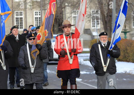 Quebec, Kanada 11/11/2018. Ein RCMP Offizier beteiligt sich an der Erinnerung Tag der Parade in der Stadt von Joliette Stockfoto