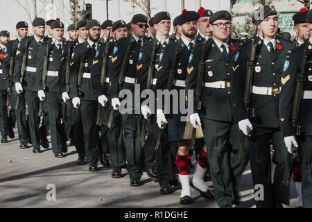 Montreal, Kanada, 11. November 2018. Die kanadischen Militärangehörigen, die an der Erinnerung Tag der Zeremonien. Credit: Mario Beauregard/Alamy leben Nachrichten Stockfoto