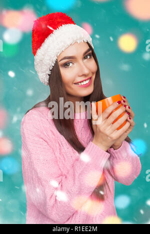 Frau mit heißen Getränk portrait Stockfoto