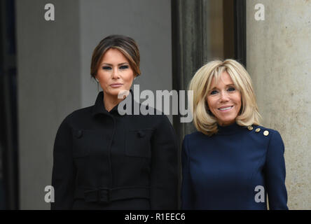November 10, 2018 - Paris, Frankreich: Die Frau des französischen Präsidenten Emmanuel Längestrich, Brigitte längestrich begegnet uns erste Dame Melania Trump im Elysee-palast. Brigitte Längestrich recoit la First Lady americaine Melania Trump au Palais de l'Elysee. *** Frankreich/KEINE VERKÄUFE IN DEN FRANZÖSISCHEN MEDIEN *** Stockfoto