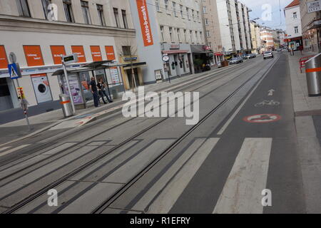 Wien, Radweg Ottakringer Straße. Stockfoto