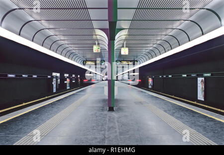 Wien, U-Bahn-Station Schottenring vor dem Umbau - Wien, U-Bahn-Station Schottenring Stockfoto