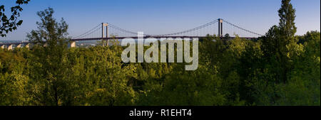 Hängebrücke in Bordeaux Fluss Garonne, Frankreich wie San Francisco, Gironde, 33 Stockfoto