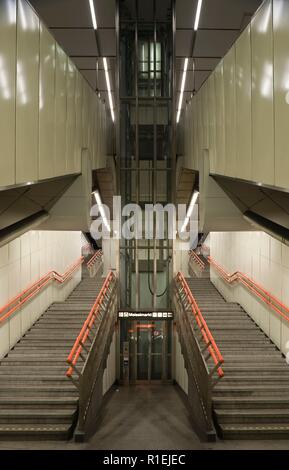 Wien, U-Bahnlinie U3, Station Johnstraße, ARCHITEKTENGRUPPE U-Bahn (AGU) Holzbauer, Marschalek, Ladstätter, Gantar - Wien, U-Bahnlinie U3, Station J Stockfoto