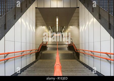 Wien, U-Bahnlinie U3, Station Johnstraße, ARCHITEKTENGRUPPE U-Bahn (AGU) Holzbauer, Marschalek, Ladstätter, Gantar - Wien, U-Bahnlinie U3, Station J Stockfoto