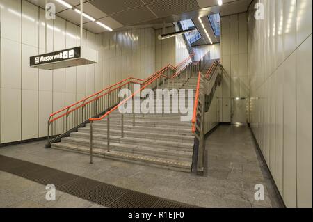 Wien, U-Bahnlinie U3, Station Johnstraße, ARCHITEKTENGRUPPE U-Bahn (AGU) Holzbauer, Marschalek, Ladstätter, Gantar - Wien, U-Bahnlinie U3, Station J Stockfoto