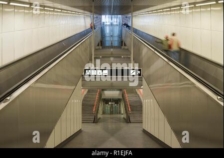 Wien, U-Bahnlinie U3, Station Johnstraße, ARCHITEKTENGRUPPE U-Bahn (AGU) Holzbauer, Marschalek, Ladstätter, Gantar - Wien, U-Bahnlinie U3, Station J Stockfoto