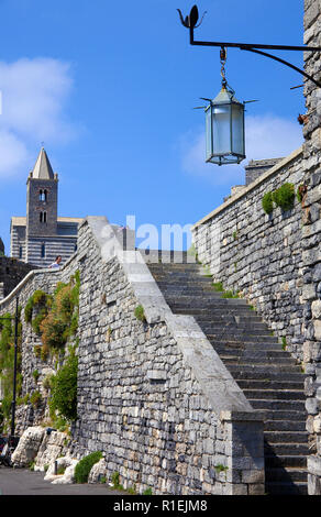 Kirche San Pietro, Portovenere, Provinz La Spezia, Riviera di Levante, Ligurien, Italien Stockfoto