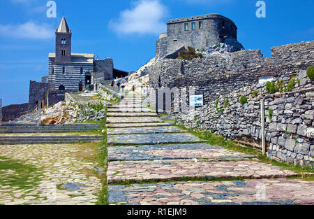 Kirche San Pietro, Portovenere, Provinz La Spezia, Riviera di Levante, Ligurien, Italien Stockfoto