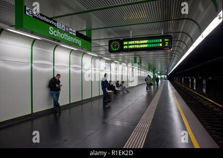 U-Bahnlinie U4, Station Schottenring Stockfoto