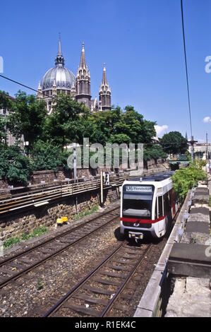 Wien, U-Bahn-Linie U6, Gürtellinie, früher Stadtbahn - Wien, U-Bahn Linie U6, dem ehemaligen historischen Stadtbahn Stockfoto