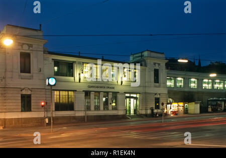 Wien, U-Bahn-Linie U6, Gürtellinie, früher Stadtbahn Station Gumpendorfer Straße - Wien, U-Bahn Linie U6, dem ehemaligen historischen Stadtbahn Stockfoto