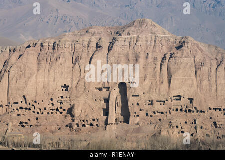 Buddha Höhle im Felsen, wo der 4. und 5. Jahrhundert weibliche Buddha Statue wurde durch die Taliban im Jahr 2001, Bamian, Provinz Bamyan, Afghanistan zerstört Stockfoto