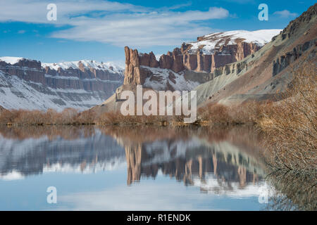 Berge reflektieren von Band-e Amir See, Band-e Amir Nationalpark, Provinz Bamyan, Afghanistan Stockfoto