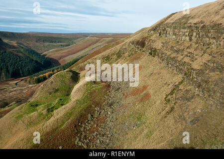 Alport tal Erdrutsch von der Oberseite des Alport Burgen, Peak District National Park, Großbritannien Stockfoto