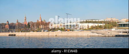 Moskau, Russland - November 07.2018: Natur-landschaft Park Zaryadye im historischen Zentrum der Stadt in der Nähe des Kreml Stockfoto