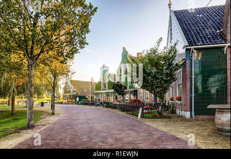 Traditionelles Haus im historischen Dorf Zaanse Schans, Niederlande Stockfoto