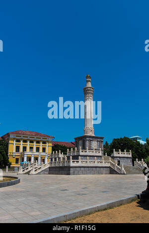 LUSHUN, Liaoning, China - 22 May 2018: Die sino-sowjetische Freundschaft Denkmal ist außerhalb des Museums in Lushun entfernt. Stockfoto