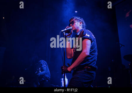Island, Reykjavik - November 10, 2018. Der amerikanische Sänger, Songwriter und Musiker Julian Casablancas (dargestellt) führt ein Live Konzert mit seiner Band die Voidz während des Isländischen Festival Iceland Airwaves 2018 in Reykjavik. (Foto: Gonzales Foto - Tord Litleskare). Stockfoto