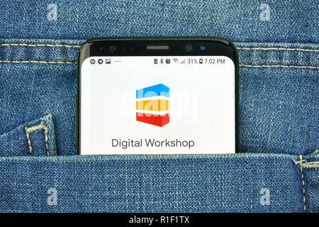 MONTREAL, KANADA - 4. OKTOBER 2018: Google Digital Workshop auf S8-Bildschirm. Google ist ein amerikanisches Unternehmen, das eine Vielzahl von interne Stockfoto