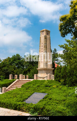 YANTAI, Provinz Shandong, China - 17 May 2018: Die japanischen Märtyrer Denkmal in Yantaishan. Stockfoto