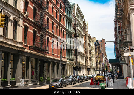 Manhattan, New York City, USA - Juli 1, 2018: Ansicht der Mercer Street in Soho Stockfoto