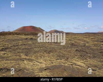 Luftaufnahme Caldera Colorada Vulkan, lava Feld mit Flechten, Lanzarote, Kanarische Inseln, Spanien, Europa Stockfoto